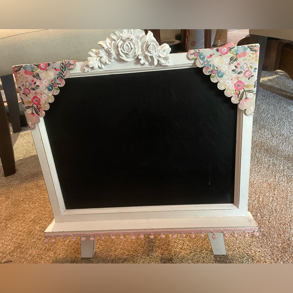 Vintage chalkboard easel 19”x21”